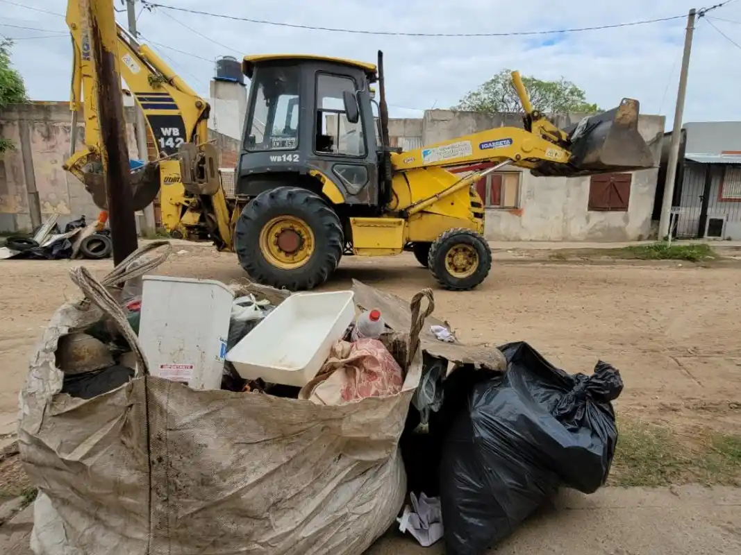 Se retiraron seis camiones de basura en Barrio Franco con motivo de la campaña “Patio Limpio- Misión Dengue”