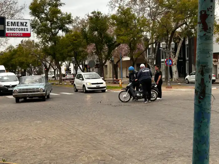 choque accidente bv roca y lamadrid - 3