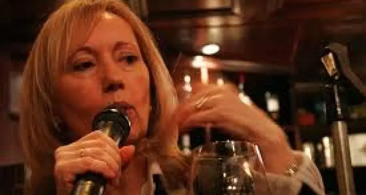 Sylvia Iparraguirre cierra la Feria del Libro en la Sociedad Italiana