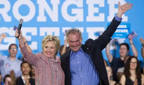 Hillary Clinton amplía su diferencia sobre Donald Trump entre los hispanos
