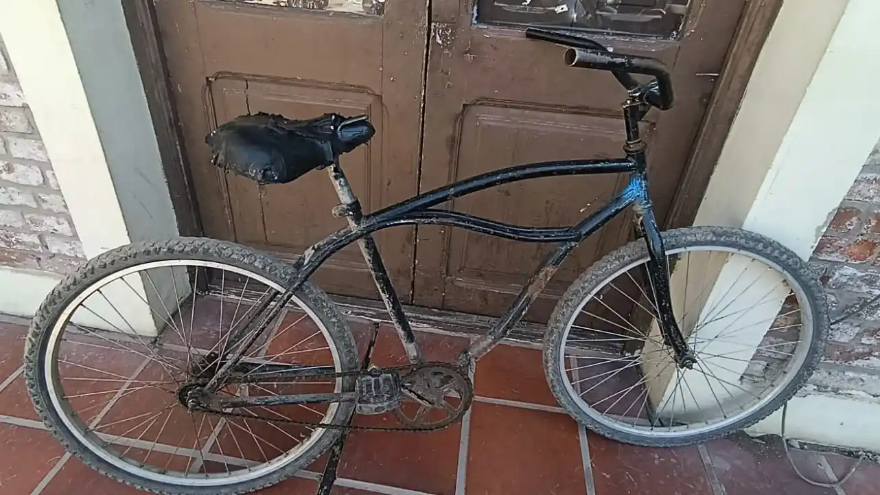Recuperan una bicicleta tras un allanamiento en barrio San Cayetano