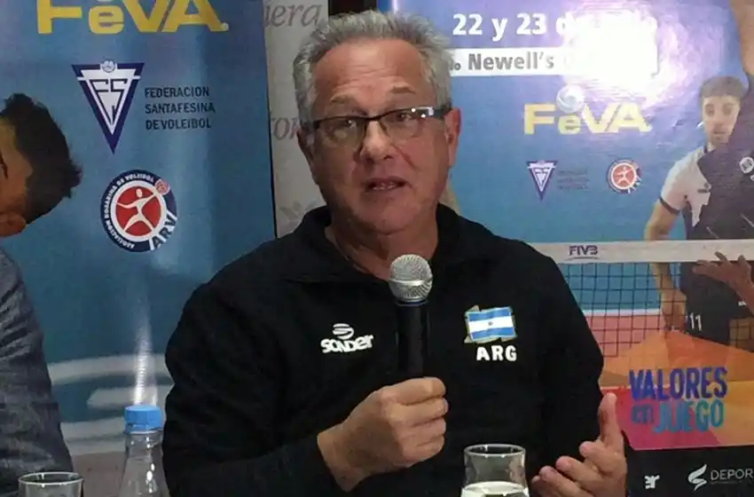 Julio Velasco: «Ser entrenador del seleccionado de fútbol es un trabajo insalubre»