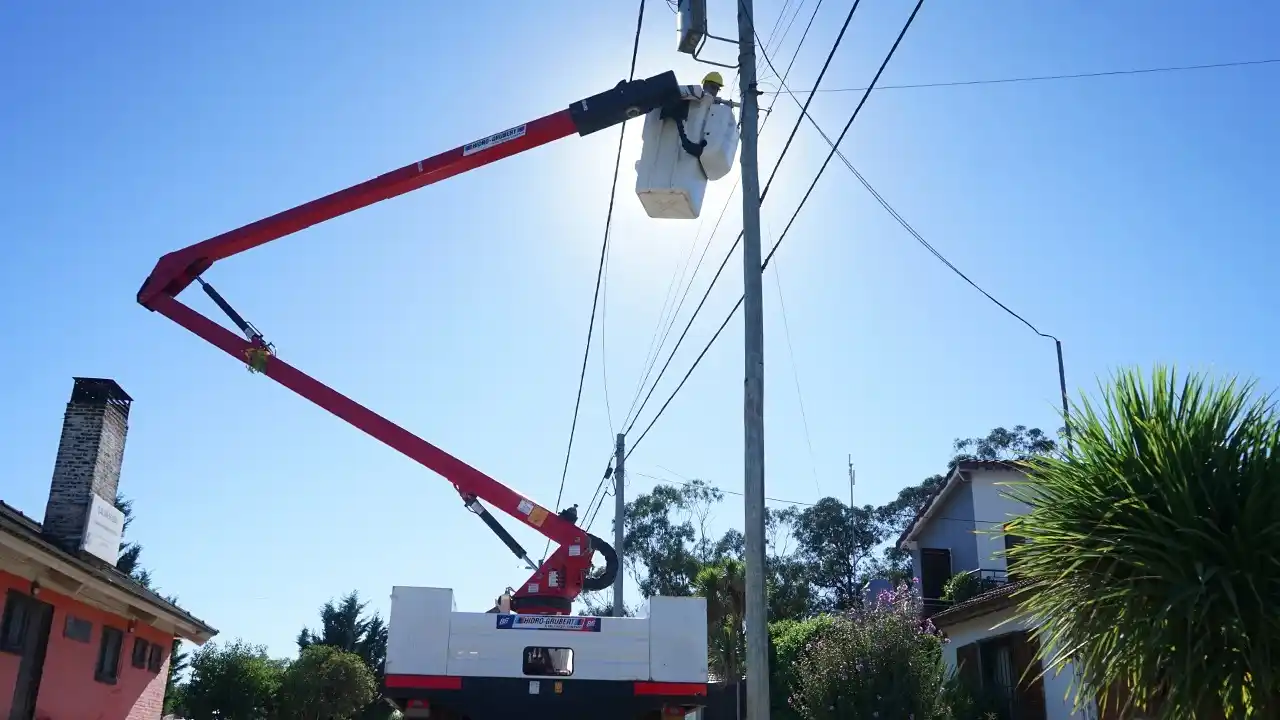 Modernización. Colocan luminarias led