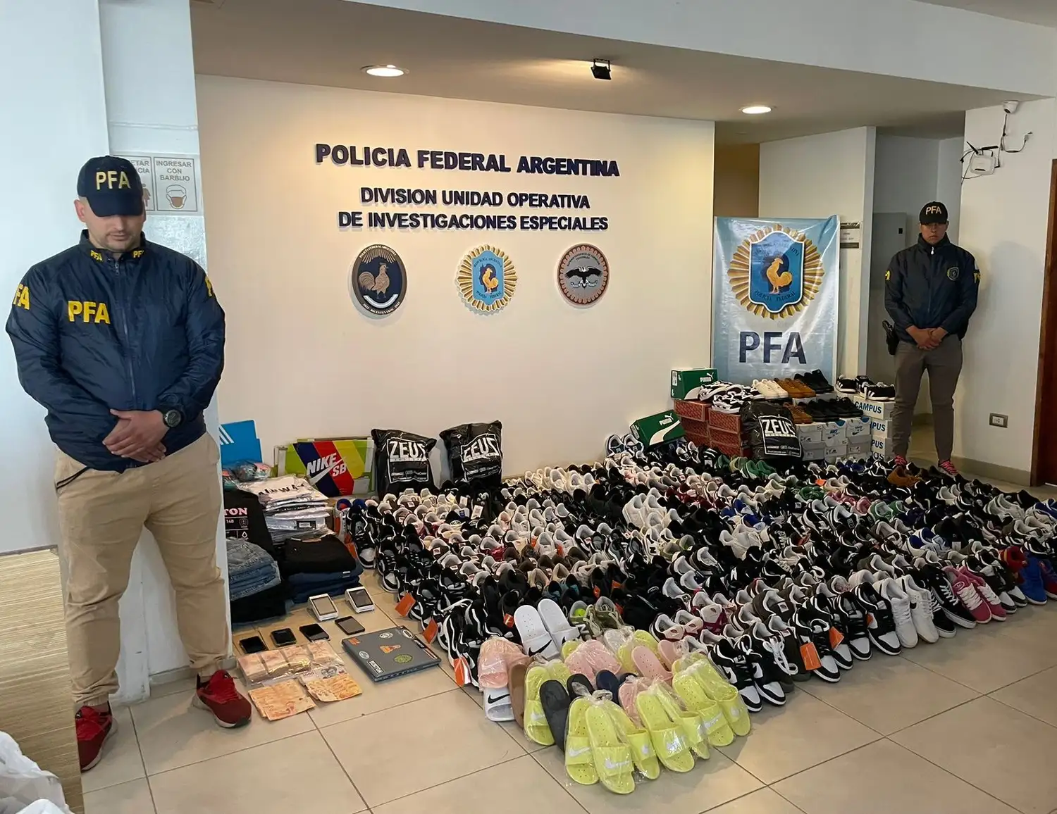 Las prendas fueron secuestradas en allanamientos en Mar del Plata y en Misiones.