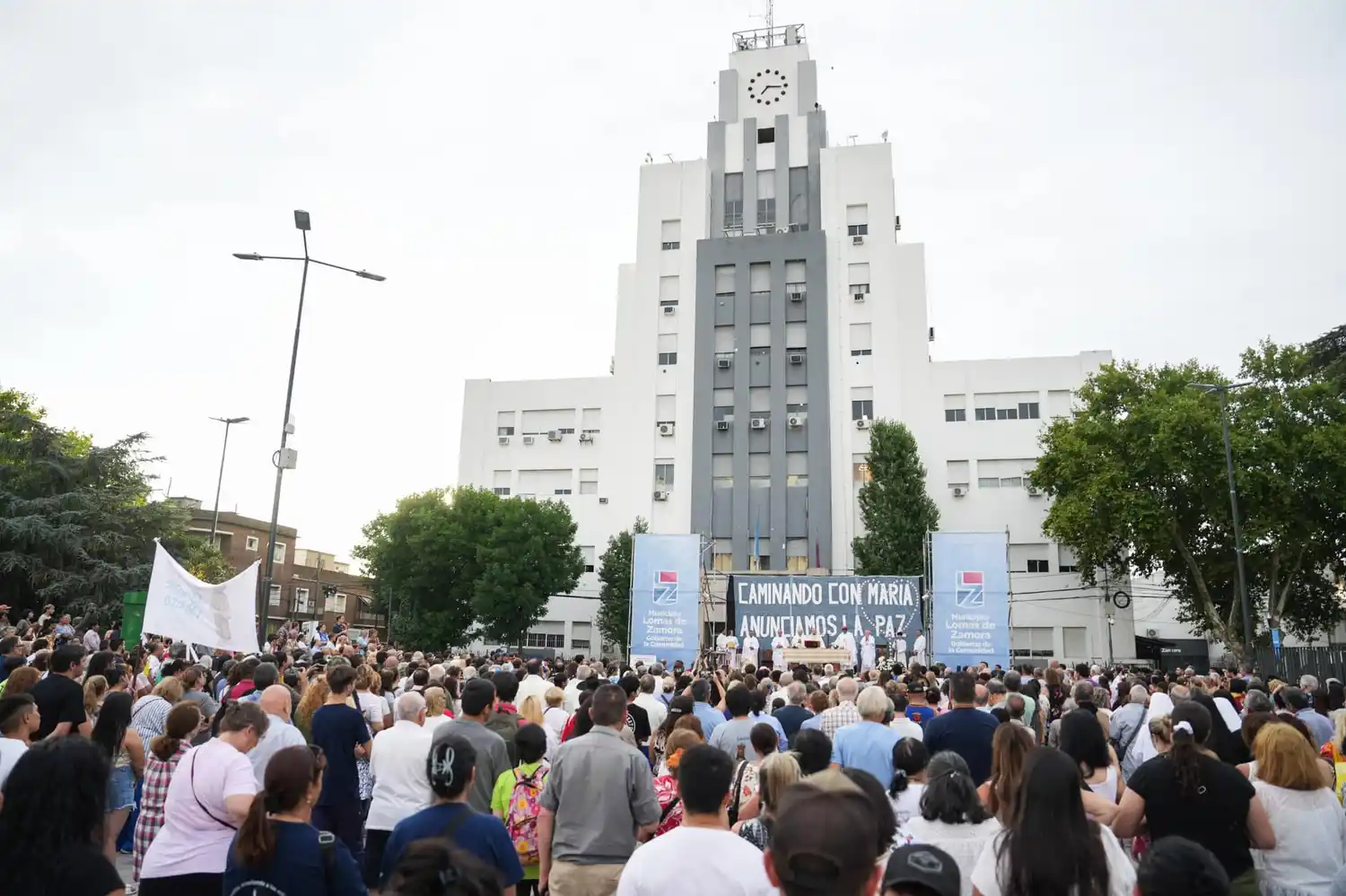 Lomas de Zamora celebra la Pascua en Plaza Grigera con música, danza y actividades religiosas