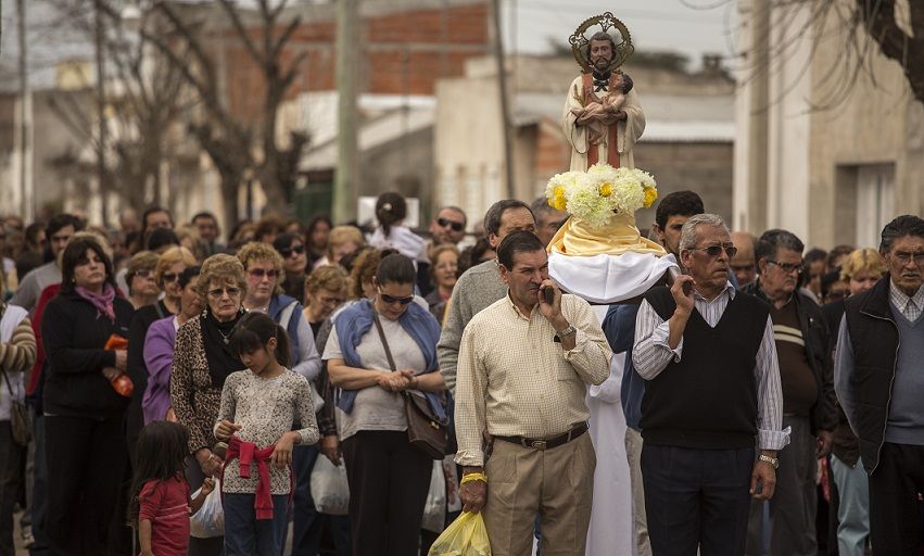 Gualeguaychú peregrinó por la paz, pan y trabajo 