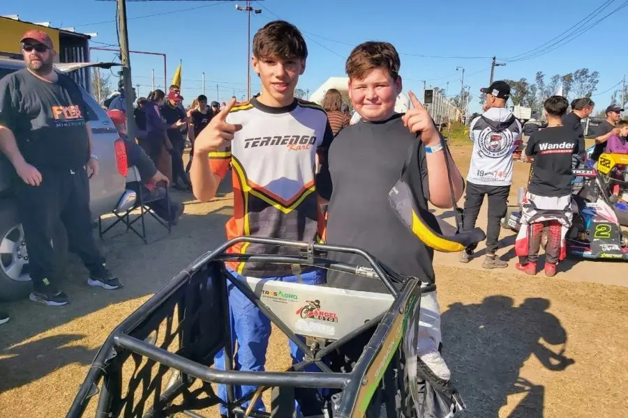 Cuenca y Raimondi ganaron la Carrera de Invitados del Mini Power