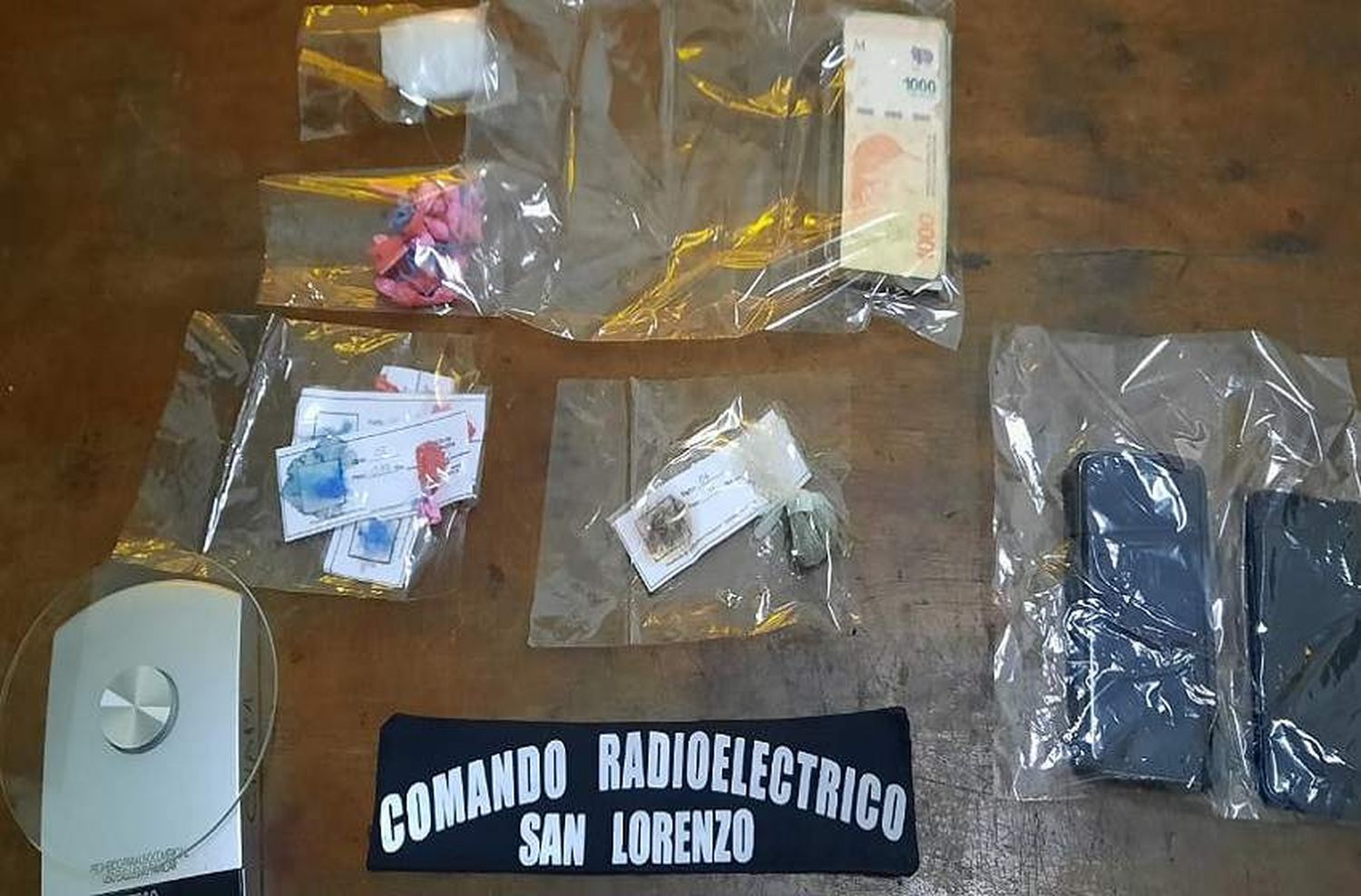 Detuvieron a tres personas con cocaína y marihuana