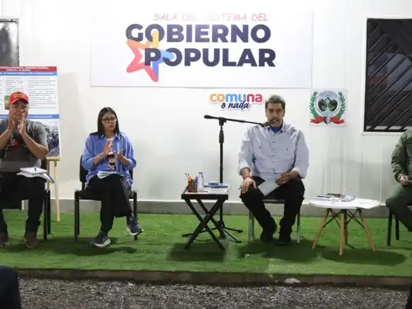 Maduro anuncia  plan para defender con "armamento pesado y misiles" a Caracas y La Guaira