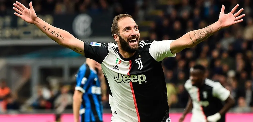 Higuaín tendrá que anunciarle a la Juventus qué hará con su futuro