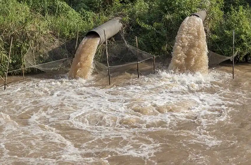 Desde el Conicet afirman que es útil medir coronavirus en aguas residuales de barrios populares