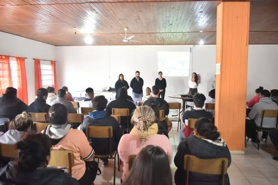 Se realizó una nueva edición del curso de manipulación segura y saludable de alimentos en la vecinal de barrio Malvinas Argentinas