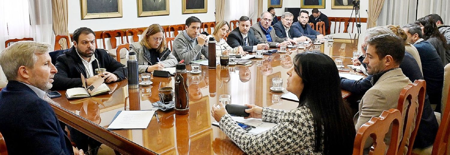 Frigerio analizó junto a su gabinete medidas para optimizar recursos y fortalecer servicios