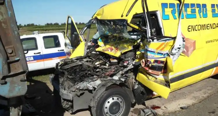 Derivaron al otro chofer de la combi accidentada