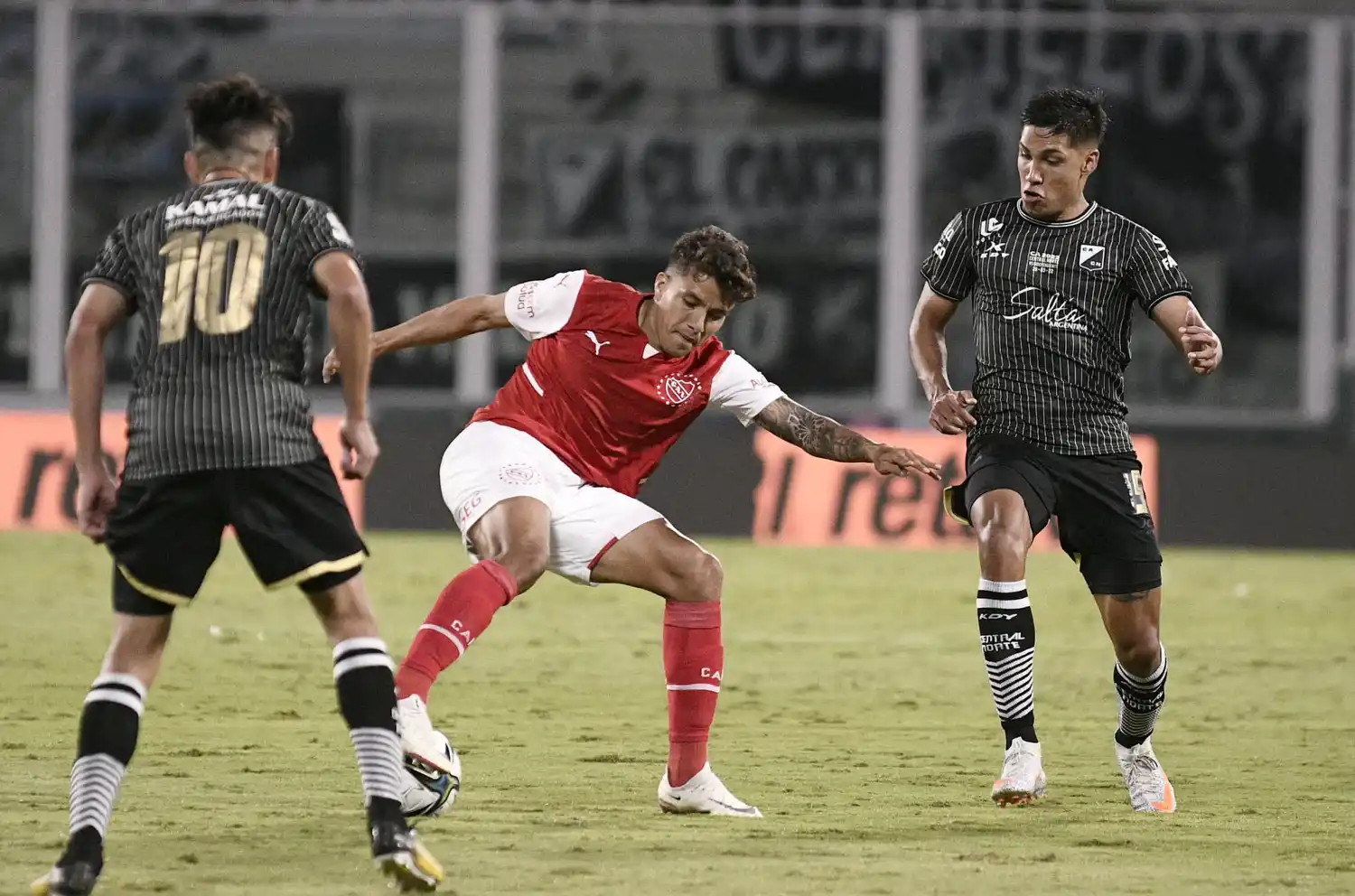 Un intento del colombiano Andrés Roa.