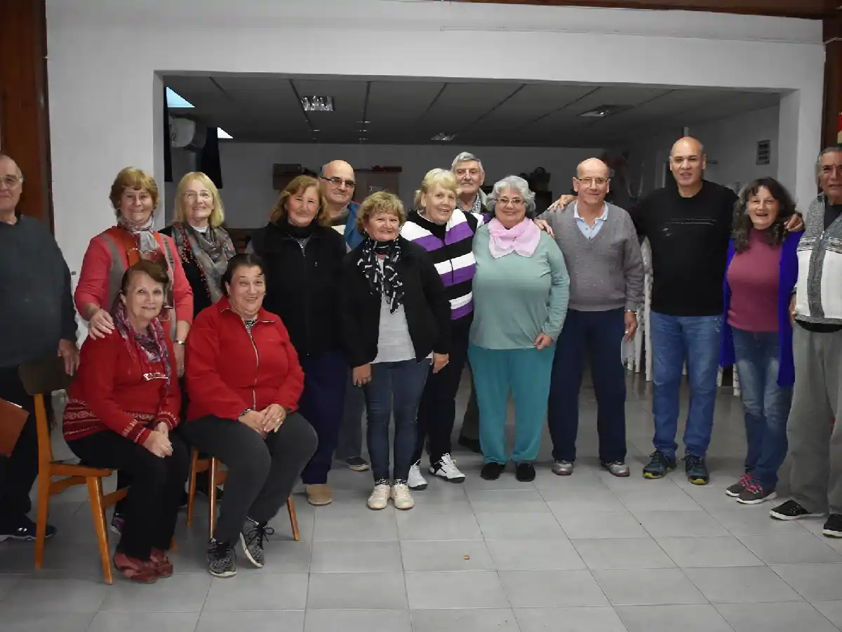 Los  "abuelos" de Devoto tienen su taller de canto y debutarán en julio