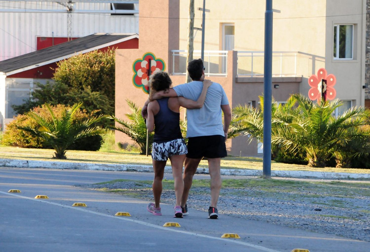 La prohibición de salidas recreativas y deportivas los domingos , eje de un intenso debate