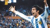 Mario Alberto Kempes habló con El Eco y compartió la satisfacción de alegrar a la gente