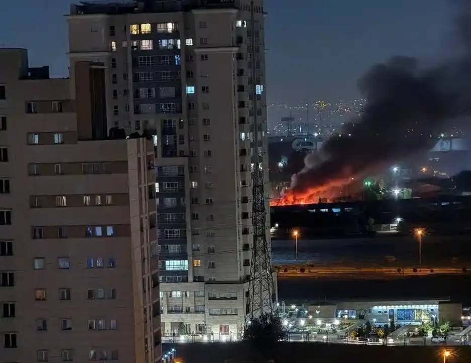 Mueren 60 personas en ataque aéreo israelí.