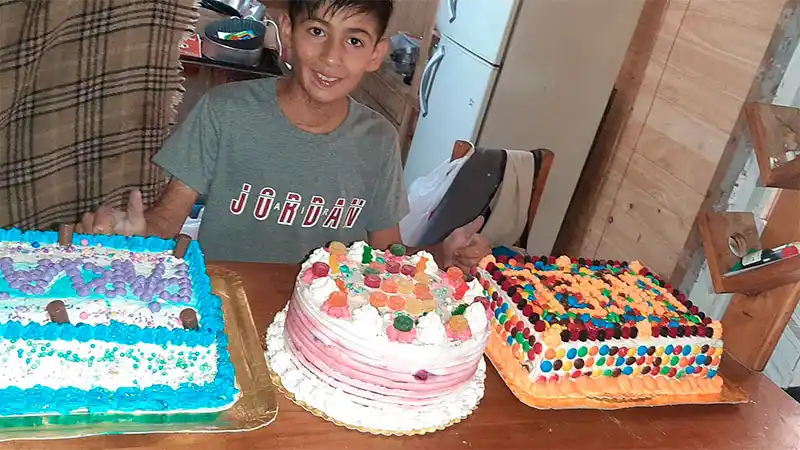 Denuncian que cuenta falsa estafa a nombre de Joaquín, "el niño pastelero"