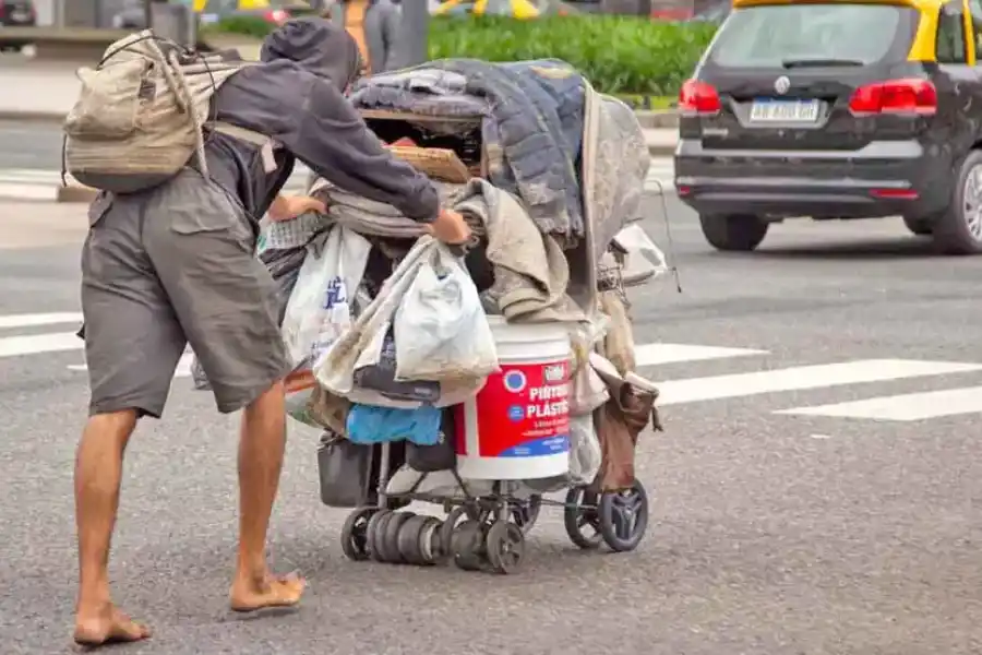 El Observatorio de la Deuda Social Argentina de la UCA dice que la caída está "sobrerrepresentada"