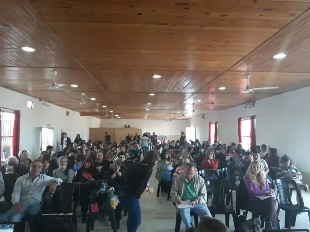 Agmer llega a la reunión con el Gobierno con una lista de exigencias y tres días de paro en suspenso