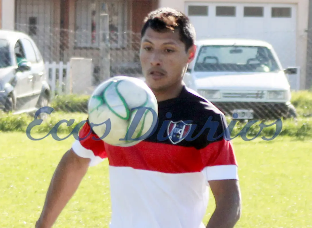 El goleador que prefiere jugar con sus amigos