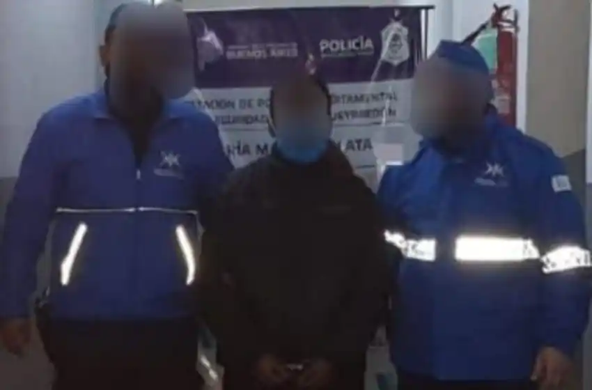 Fuga y persecución en avenida Colón: detenido por conducir una moto sin patente y numeración suprimida