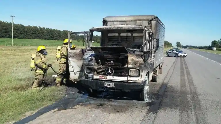Baradero: Se incendió un camión en Ruta Nº9