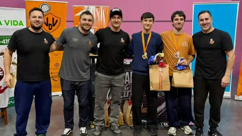 Tomás Decker derrotó a Felipe Sarda en Intermedia y ascendió a Primera Profesional