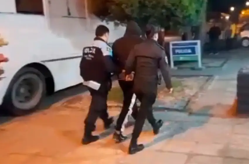 Saltó el paredón y comenzó a amenazar a su ex