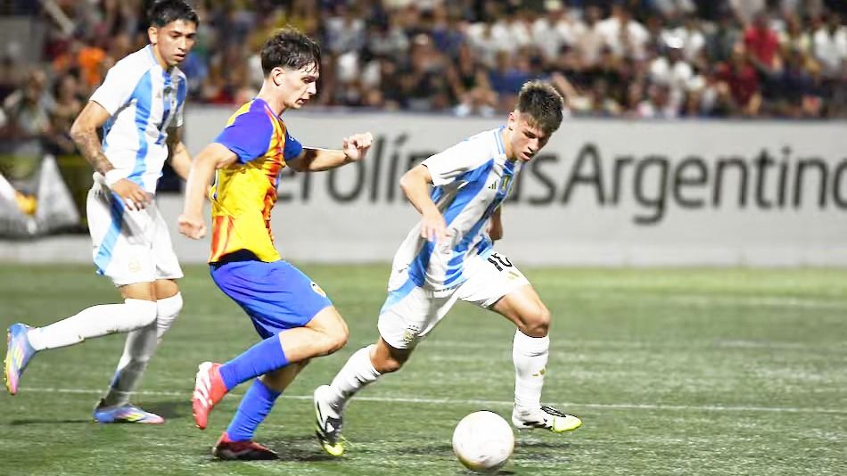 La selección argentina le ganó 2-0 al Valencia y se consagró campeón del Torneo de L’Alcúdia