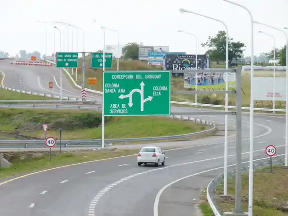 La Justicia habilitó a Caminos del Río Uruguay a continuar cobrando peaje 