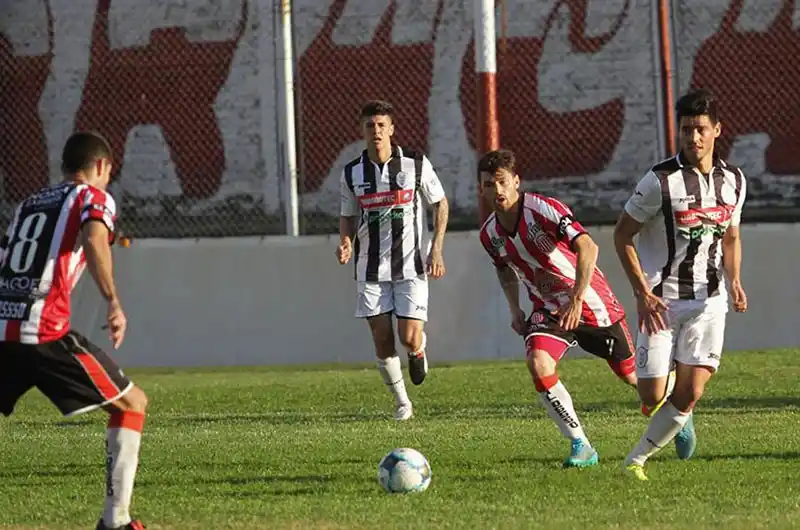 El Cuervo ganó por la mínima diferencia y estiró su racha de triunfos.
