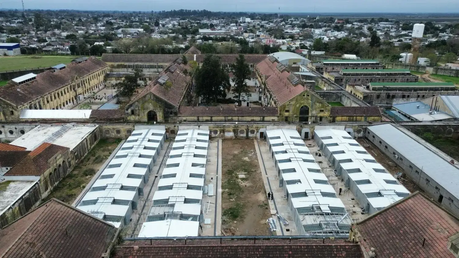 Coronda: avanza la etapa final de cuatro nuevos pabellones de aislamiento en la cárcel - 4