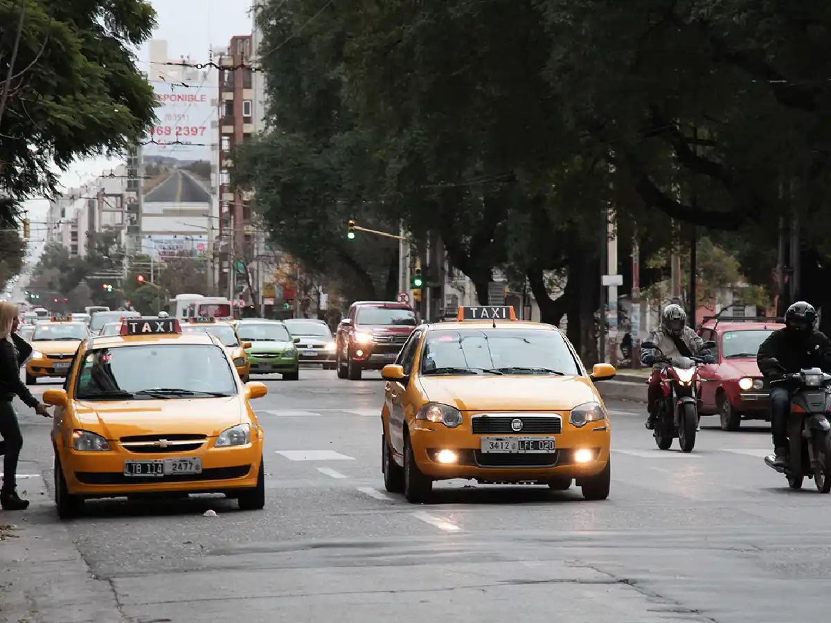 Sortearán 4.000 chapas de taxi en Córdoba y la mitad será para mujeres