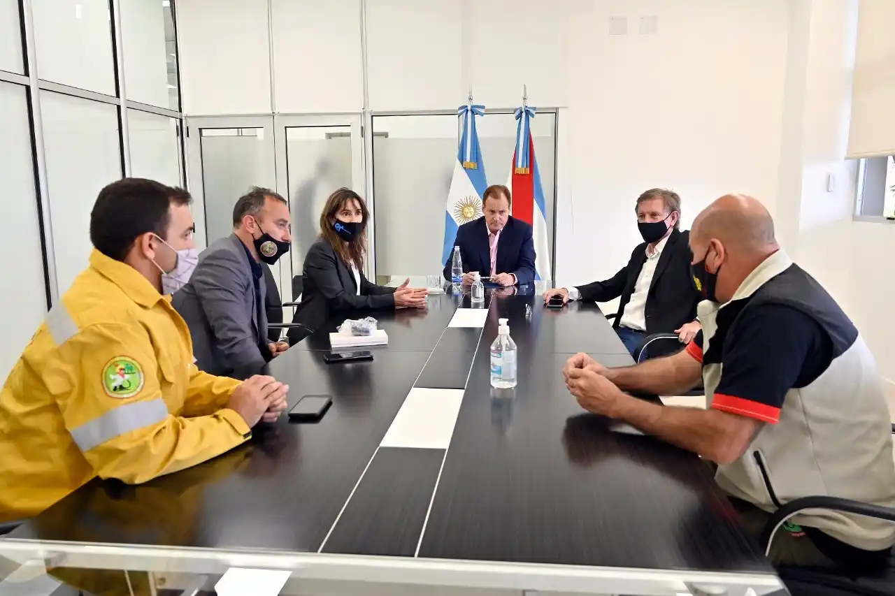 La provincia trabaja en diversos frentes para combatir los incendios