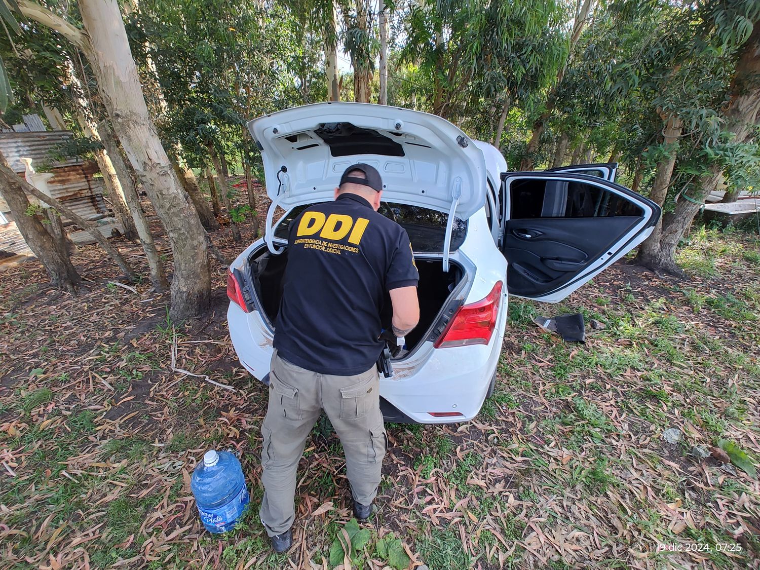 Secuestraron el vehículo utilizado en el robo y el celular del detenido.