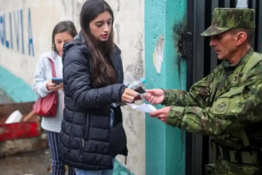 Cerraron los comicios en Ecuador y empezó el conteo de los votos