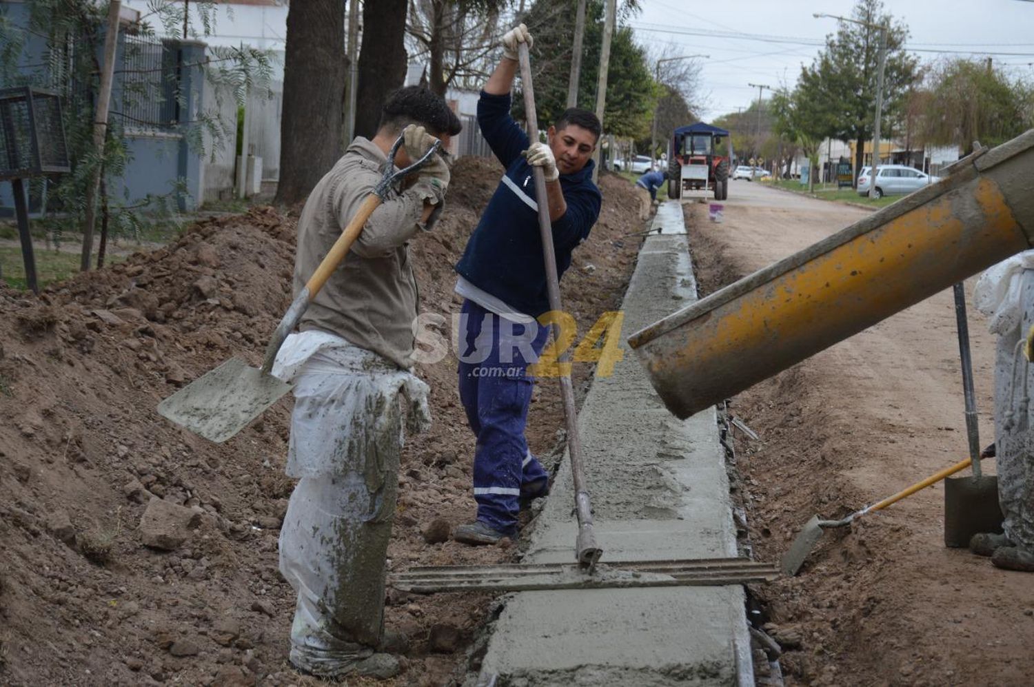 El Municipio incorpora equipamiento para la ejecución de cordón cuneta 