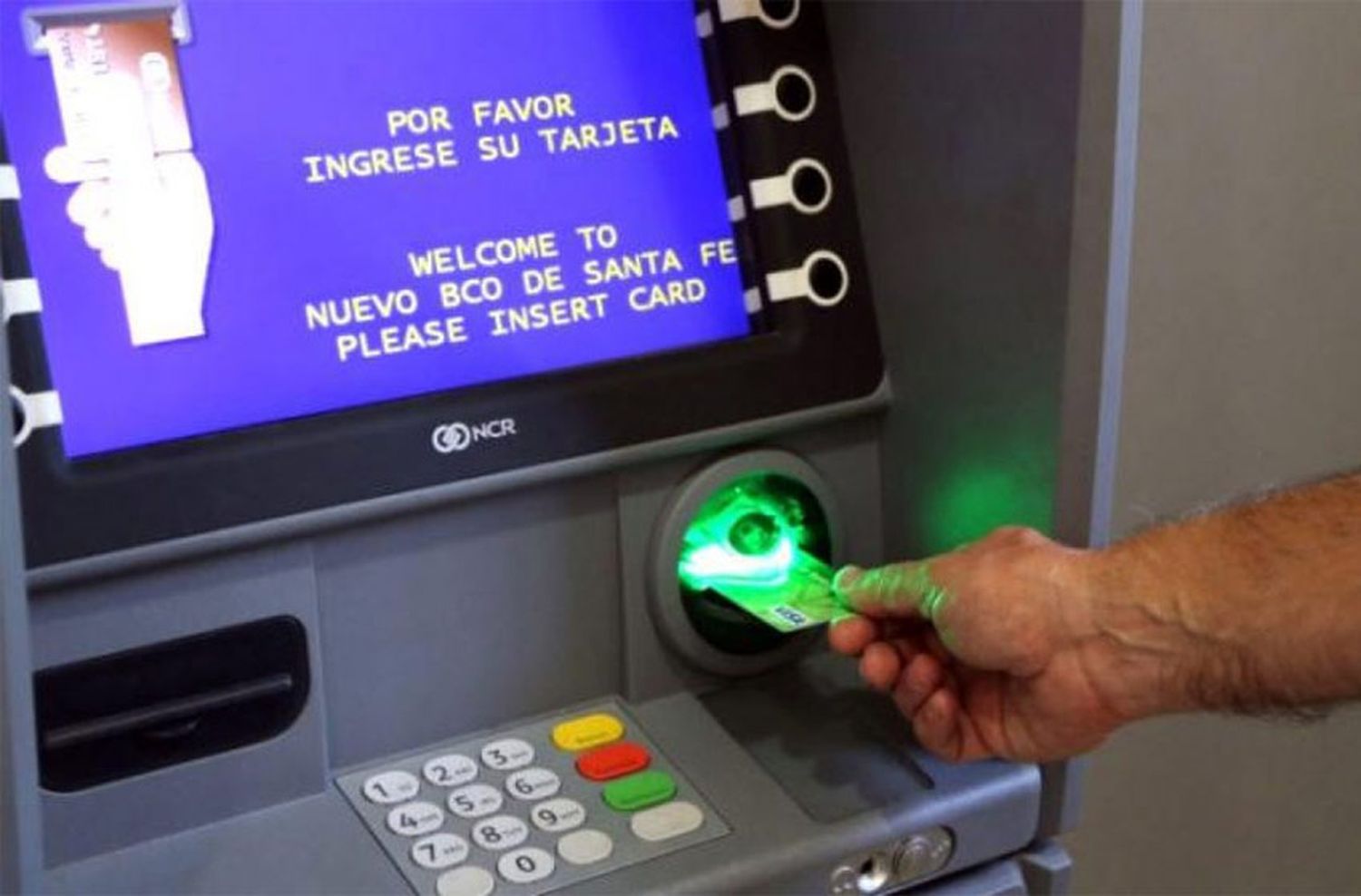 Los bancos elevaron el tope para las extracciones por cajeros automáticos