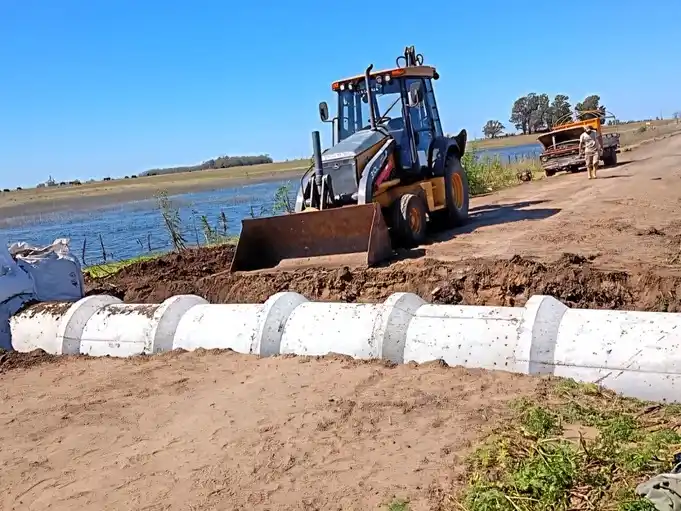 Se colocaron tubos para mejorar el escurrimiento del agua.