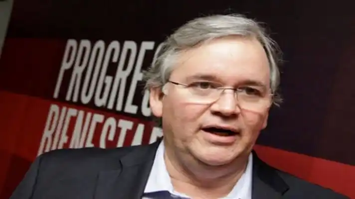 ¡DERECHO A ELEGIR EN TERAPIA INTENSIVA! Por esto renuncia rector suplente del CNE