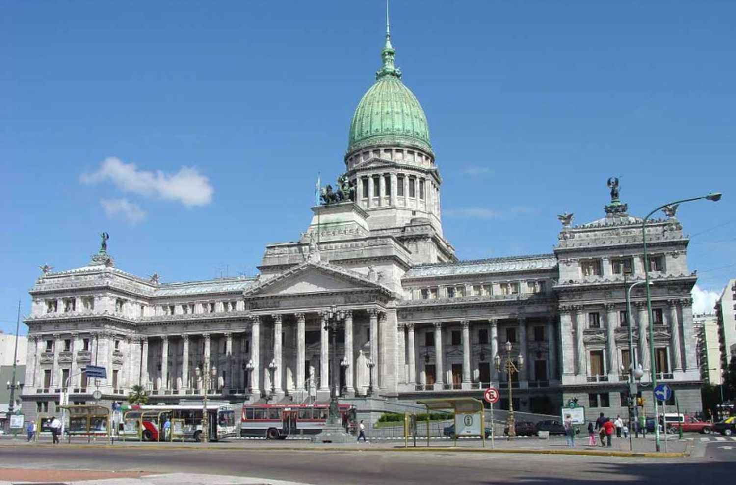 El Senado controlará presentismo y horas trabajadas