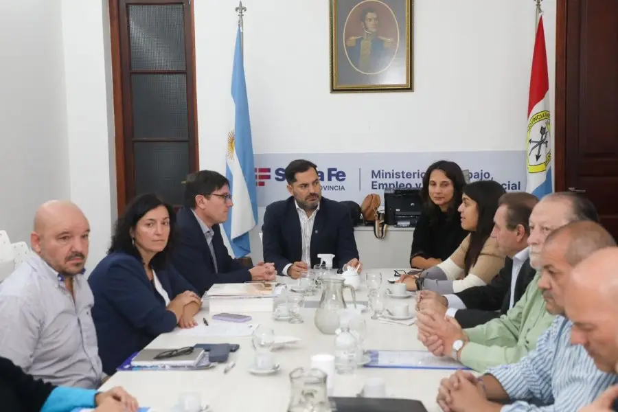 Paritaria docente el Gobierno sostiene el "premio" y Amsafé pidió que se discuta en los encuentros 