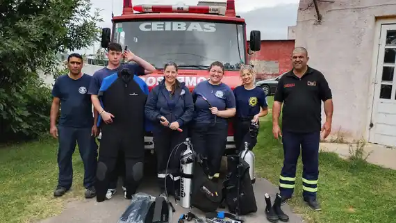 Bomberos de Ceibas y destacamento uno de Médanos incorporan equipamiento para buzos gracias a una nueva donación de Fundación Salentein