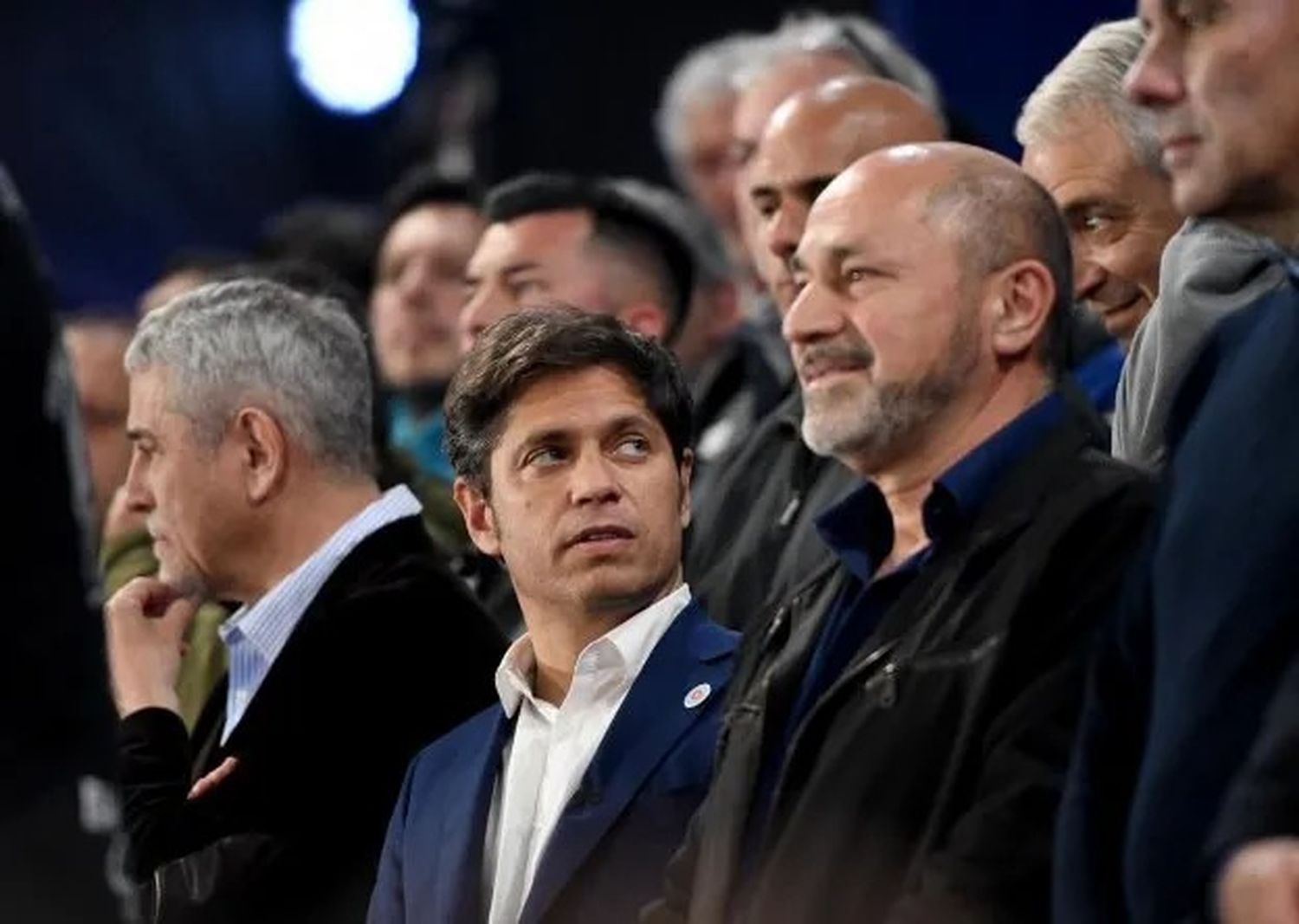 Ferraresi, Secco y Alak entre los intendentes que firman el pedido.