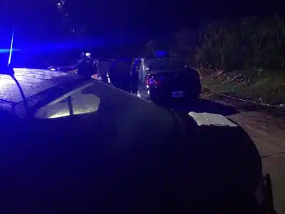 Mataron a un remisero en Reconquista: fue hallado tirado junto al auto y presentaba una herida de arma blanca