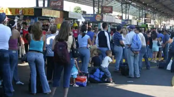 En Caracas: el chavismo suspendió el servicio de ómnibus hacia la capital