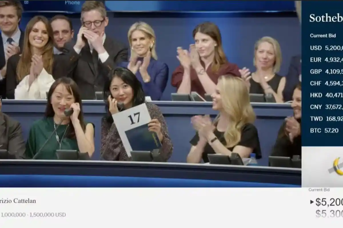 obra del artista italiano Maurizio Cattelan - 2